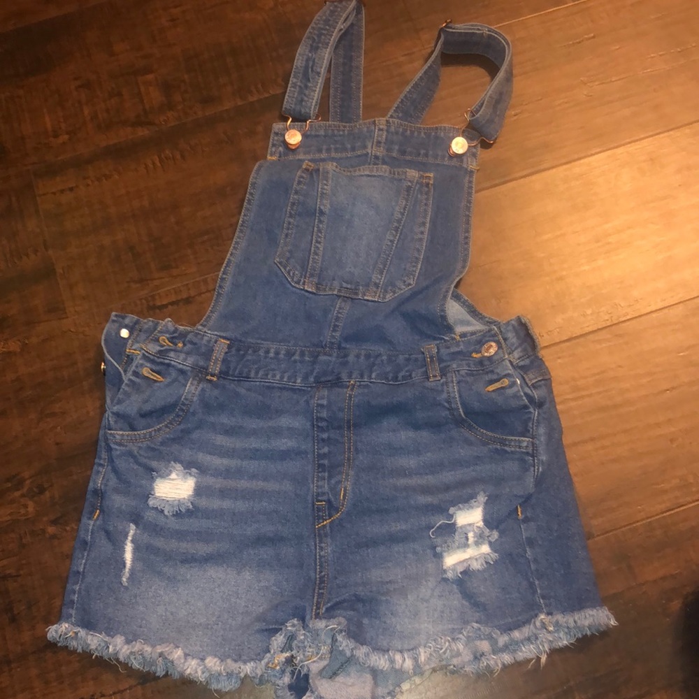 Overall shorts